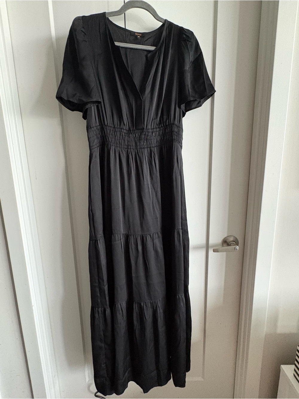 🆕 photos Quince Washable Stretch Silk Tiered Maxi Dress size M like new
